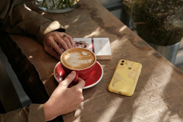 Esplora la Delizia della Crema di Piselli e Menta con Gamberi Saltati: Un Piatto Irresistibile da Assaporare!